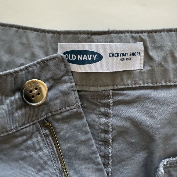 Old Navy Everyday Short Gray Chino Women’s Size 14 - Picture 4 of 6
